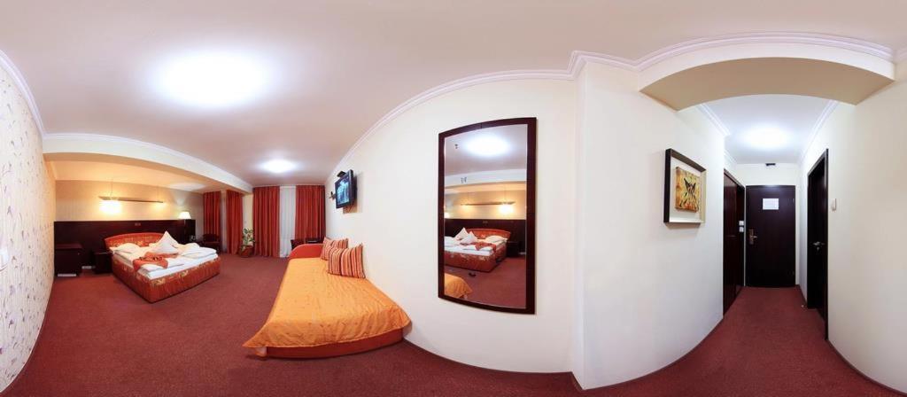 Hotel Helin Aeroport - Craiova Oda fotoğraf