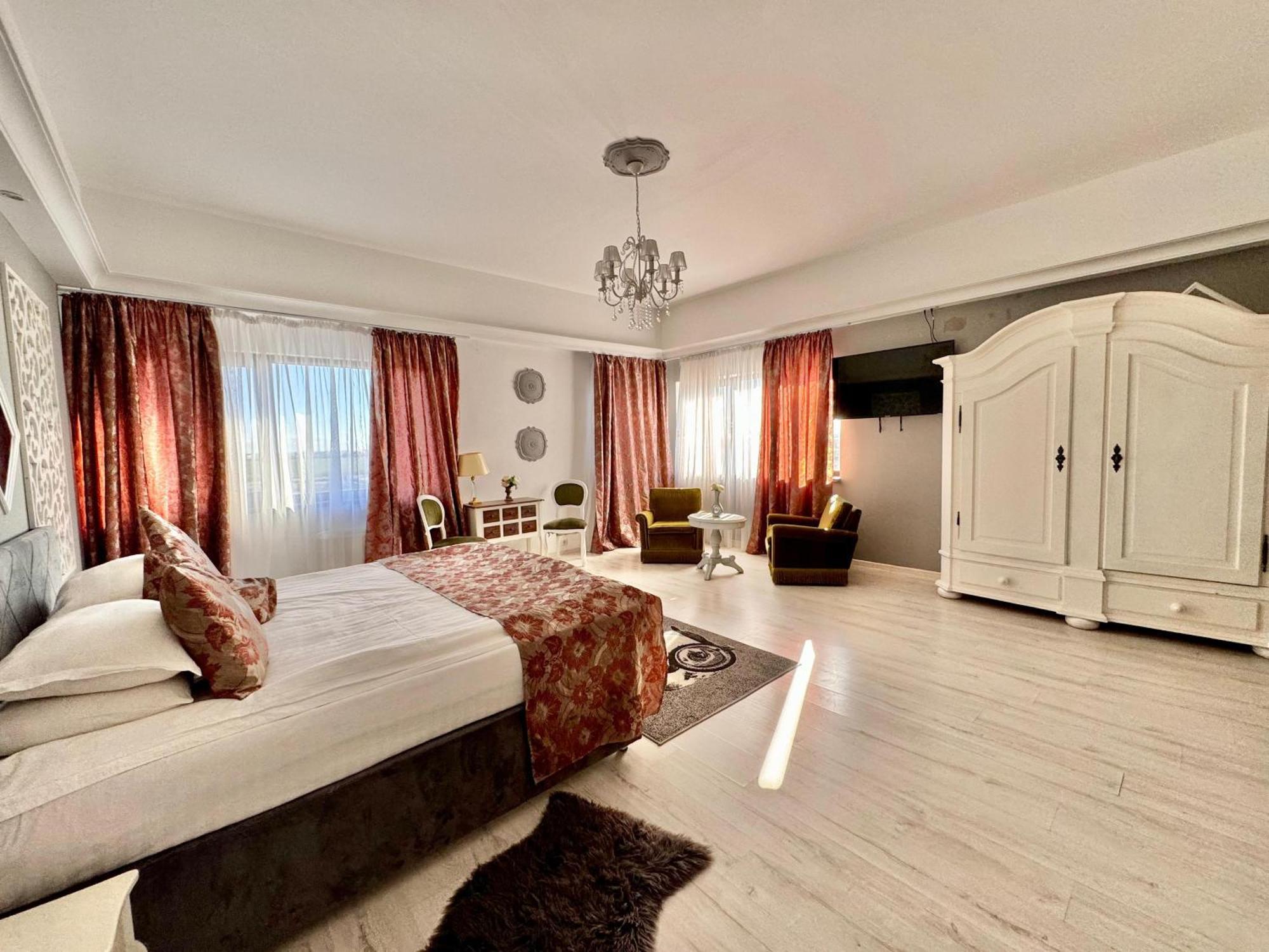 Hotel Helin Aeroport - Craiova Dış mekan fotoğraf