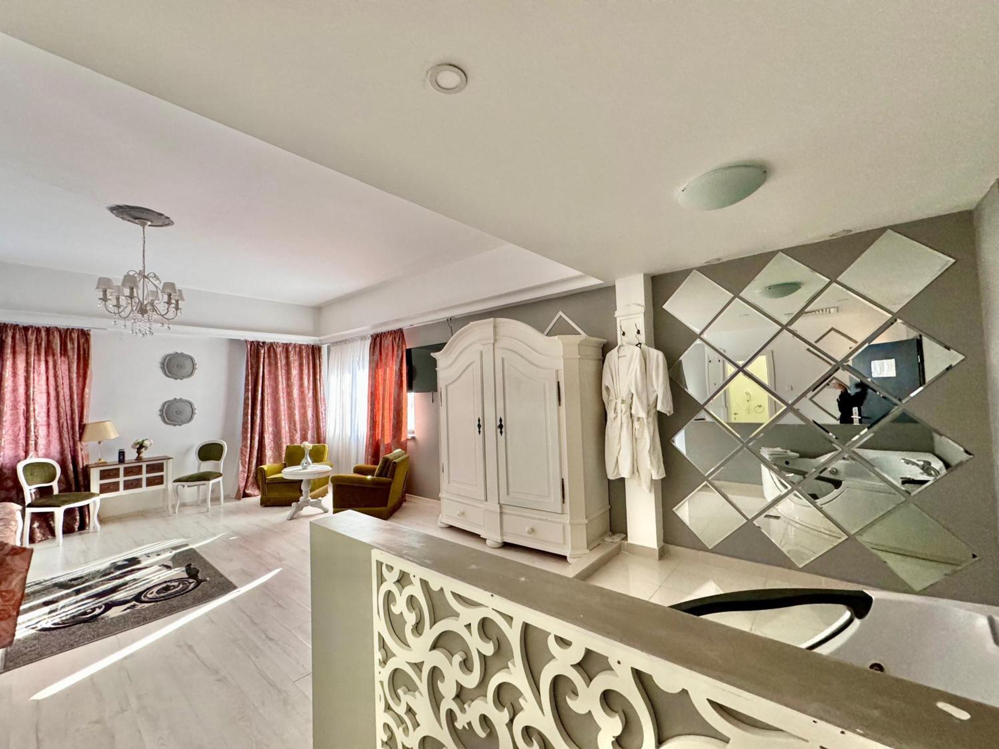 Hotel Helin Aeroport - Craiova Dış mekan fotoğraf