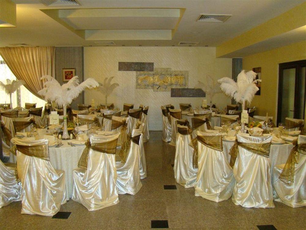 Hotel Helin Aeroport - Craiova Dış mekan fotoğraf