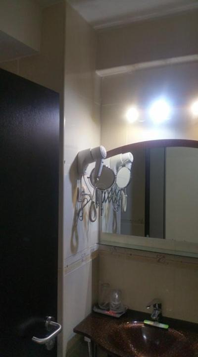 Hotel Helin Aeroport - Craiova Dış mekan fotoğraf